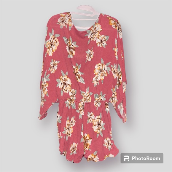 First Love Floral Romper - Picture 2 of 9